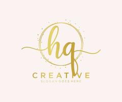 första hq feminin logotyp. användbar för natur, salong, spa, kosmetisk och skönhet logotyper. platt vektor logotyp design mall element.