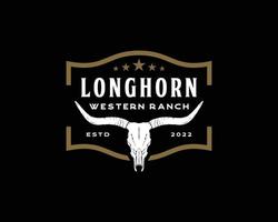 texas longhorn cow, country western bull boskap vintage etikett logotyp design för familjens landsbygd gård vektor