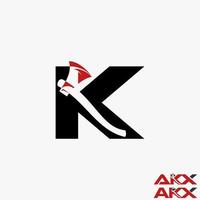 einfacher und einzigartiger Buchstabe oder Wort k serifenlose Schriftart mit Axt im negativen Raum Bild Grafik Symbol Logo Design abstraktes Konzept Vektor Stock. kann als Symbol für Initialen oder Abenteuer verwendet werden