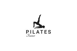 Pilates-Frauensilhouette, Mädchen mit Schönheitskörper und Gesichtsbehaarung im Fitnessstudio-Logo-Design vektor