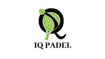 namn initialer brev jag och q modern tennis padel och tennis boll logotyp vektor