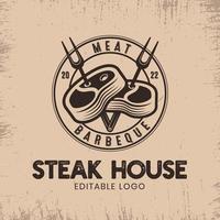 Fleisch Steak House Vintage-Logo-Vorlage. Retro-Konzept mit Fleischgabel-Logo.
