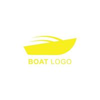 gelbes motor- oder segelbootgeschäft abstraktes kreatives vektorkunstlogo mit der bootikone oder dem symbol im einfachen flachen trendigen modernen stil lokalisiert auf weißem hintergrund vektor