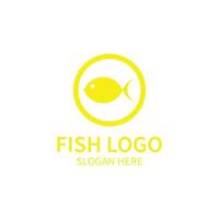 eps10 gelber Vektor Fisch rundes Logo oder Symbol isoliert auf weißem Hintergrund. Meeresfrüchte-Restaurant-Shop-Symbol in einem einfachen, flachen, trendigen, modernen Stil für Ihr Website-Design, Logo und mobile App