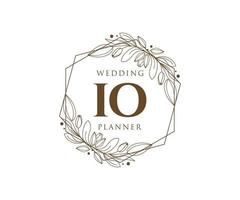 io initialen brief hochzeitsmonogramm logos sammlung, handgezeichnete moderne minimalistische und florale vorlagen für einladungskarten, save the date, elegante identität für restaurant, boutique, café im vektor