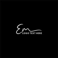 em logotyp, hand dragen em brev logotyp, em signatur logotyp, em ereativ logotyp, em monogram logotyp vektor