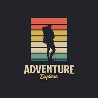 Abenteuer Wandern Logo Vektor Vintage mit Sonnenuntergang Illustrationsdesign