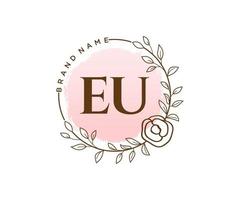 anfängliches feminines eu-logo. verwendbar für Natur-, Salon-, Spa-, Kosmetik- und Schönheitslogos. flaches Vektor-Logo-Design-Vorlagenelement. vektor