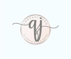 första qj feminin logotyp. användbar för natur, salong, spa, kosmetisk och skönhet logotyper. platt vektor logotyp design mall element.
