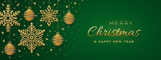 jul grön bakgrund med hängande lysande gyllene snöflingor och bollar. glad jul hälsning kort. Semester xmas och ny år affisch, webb baner. vektor illustration.