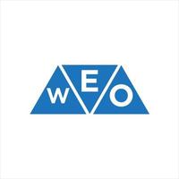 ewo triangel form logotyp design på vit bakgrund. ewo kreativ initialer brev logotyp begrepp. vektor