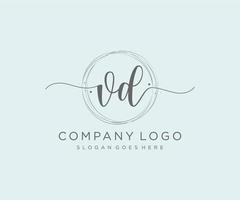 första vd feminin logotyp. användbar för natur, salong, spa, kosmetisk och skönhet logotyper. platt vektor logotyp design mall element.