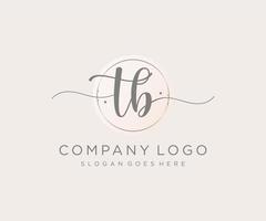 första tb feminin logotyp. användbar för natur, salong, spa, kosmetisk och skönhet logotyper. platt vektor logotyp design mall element.