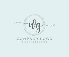 första wg feminin logotyp. användbar för natur, salong, spa, kosmetisk och skönhet logotyper. platt vektor logotyp design mall element.