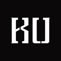 ku logotyp monogram med mitten skiva design mall vektor