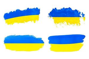 satz ukrainischer flaggen mit pinselstrichen vektor