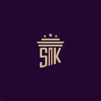 sk första monogram logotyp design för advokatbyrå advokater med pelare vektor bild