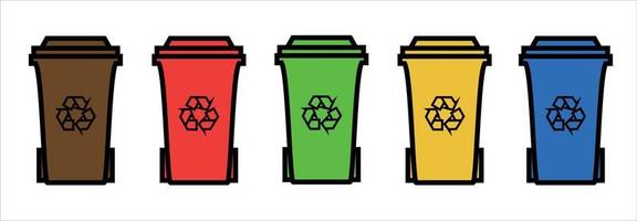 verschiedenfarbige Mülltonnen mit recycelbaren Papier-, Kunststoff-, Glas- und Bioabfällen. weißer Hintergrund. Vektorillustration, flacher Stil.