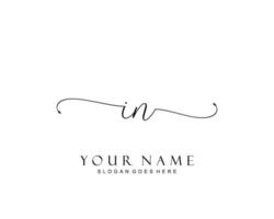 Initiale im Beauty-Monogramm und elegantes Logo-Design, Handschrift-Logo der Erstunterschrift, Hochzeit, Mode, Blumen und Pflanzen mit kreativer Vorlage. vektor