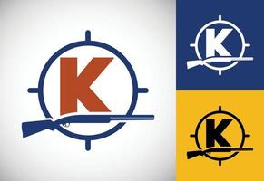 första alfabet k med pistol och mål tecken. inspiration jakt klubb logotyp vektor. jakt logotyp vektor