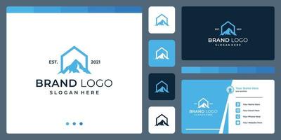 Logo, das Hausformen und Berge kombiniert. Visitenkarten. vektor