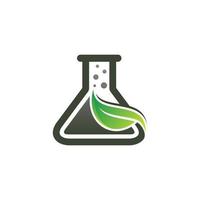 Green Labs Logo Icon Design mit Glaslabors und Blatt vektor