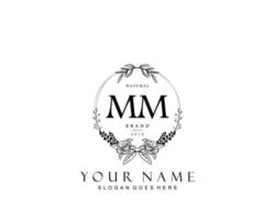 anfängliches mm-schönheitsmonogramm und elegantes logo-design, handschriftliches logo der ersten unterschrift, hochzeit, mode, blumen und botanik mit kreativer vorlage. vektor