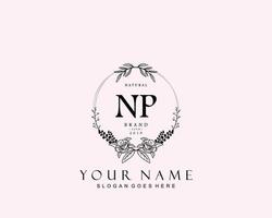 anfängliches np-schönheitsmonogramm und elegantes logo-design, handschriftliches logo der ersten unterschrift, hochzeit, mode, blumen und botanik mit kreativer vorlage. vektor