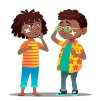 ledsen svart afro amerikan barn flicka, pojke med korsa med repa och korsa medicinsk lappa på kind vektor. isolerat tecknad serie illustration vektor