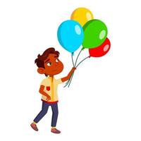 pojke unge gående och ser på luft ballonger vektor