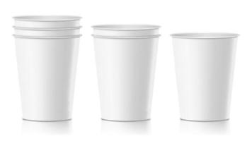 realistischer pappbechervektor. Café Latte, Mokka, Cappuccino-Cup-Attrappe. isolierte Abbildung vektor