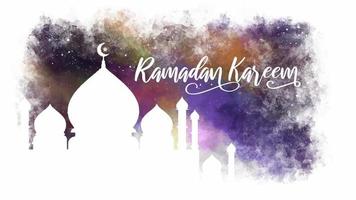 handgezeichneter islamischer feierhintergrund. schönes farbverlaufsaquarell mit weißer silhouettenmoschee vektor