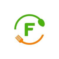 restaurang logotyp design på brev f med gaffel och sked ikon vektor