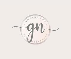 första gn feminin logotyp. användbar för natur, salong, spa, kosmetisk och skönhet logotyper. platt vektor logotyp design mall element.