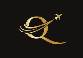 brev q resa logotyp design begrepp med flygande flygplan symbol vektor