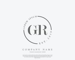 anfängliches gr feminines logo schönheitsmonogramm und elegantes logodesign, handschriftliches logo der ersten unterschrift, hochzeit, mode, blumen und botanik mit kreativer vorlage vektor