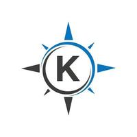 kompass-logo-design auf buchstabe k-konzept. Kompass-Abenteuer-Logo-Zeichen-Vektorvorlage vektor