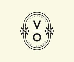 vo Initialen Brief Hochzeit Monogramm Logos Vorlage, handgezeichnete moderne minimalistische und florale Vorlagen für Einladungskarten, Datum speichern, elegante Identität. vektor