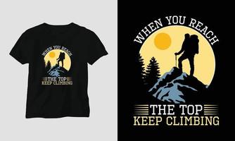 klättrande t-shirt design begrepp. designad med fjäll, silhuett, träd och årgång stil. vektor