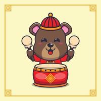 süßer bär, der trommel im chinesischen neujahr spielt. vektorkarikaturillustration passend für plakat, broschüre, web, maskottchen, aufkleber, logo und symbol. vektor