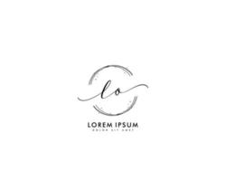 första lo feminin logotyp skönhet monogram och elegant logotyp design, handstil logotyp av första signatur, bröllop, mode, blommig och botanisk med kreativ mall vektor