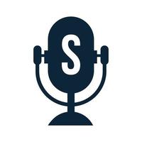podcast radio logotyp på brev s design använder sig av mikrofon mall. dj musik, podcast logotyp design, blanda audio utsända vektor