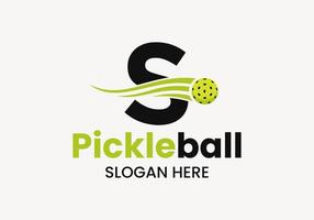brev s pickleball logotyp begrepp med rör på sig pickleball symbol. ättikslag boll logotyp vektor mall