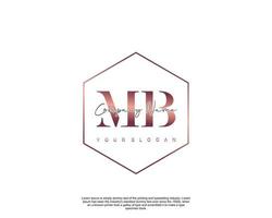 initiales mb feminines logo schönheitsmonogramm und elegantes logodesign, handschriftlogo der ersten unterschrift, hochzeit, mode, floral und botanisch mit kreativer vorlage vektor