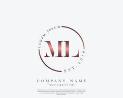 Initial ml feminines Logo Schönheitsmonogramm und elegantes Logo-Design, Handschrift-Logo der Erstunterschrift, Hochzeit, Mode, Blumen und Pflanzen mit kreativer Vorlage vektor