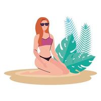 Frau mit Badeanzug sitzt am Strand mit tropischer Blattdekoration, Sommerferienzeit vektor
