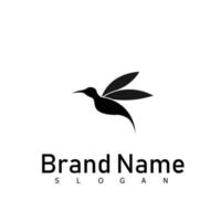 fågel djur- vingar Örn logotyp vektor design symbol