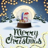 Frohe Weihnachten, quadratische Postkarte mit Nachtwinterlandschaft, Vollmond, Kiefern, Verwehungen und große Schneekugel mit Schneemann vektor