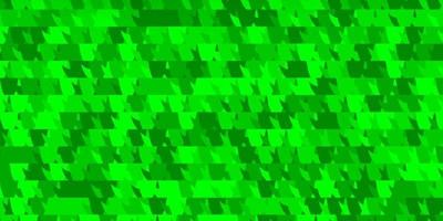 ljusgrön vektor bakgrund med linjer, trianglar.