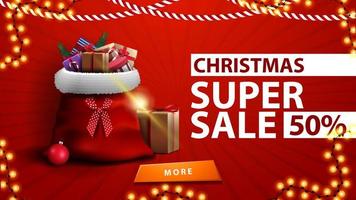 Weihnachten Super Sale, bis zu 50 Rabatt, rotes Rabatt-Banner mit Weihnachtsmann-Tasche mit Geschenken in der Nähe der Wand vektor
